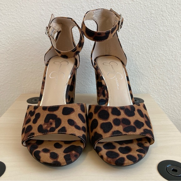 Jessica Simpson Brown Leopard Heels - Picture 3 of 10